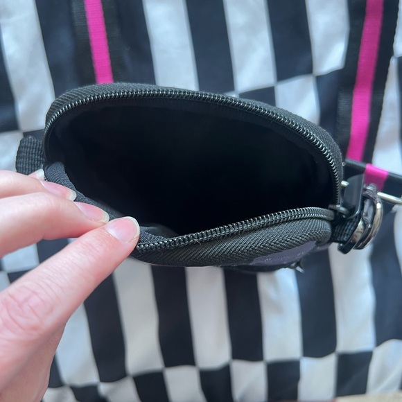 NEW Peace Love Fashion Phone Neoprene Camo Crossbody - Picture 4 of 5